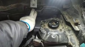 где находится ЭБУ Ниссан Тино. ecu location nissan tino.