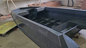 Лодка из ПНД,  4400 мм, тримаран, под 9.9 лс, не регистрат