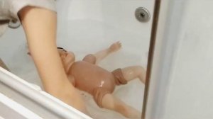 Купание кукли Реборна , в ванной .🛀🛁👶