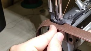 Making a leather strap for bag. Кожаный двухслойный ремень для сумки.
