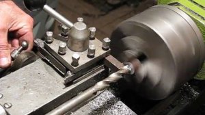 СВЕРЛЕНИЕ на ТОКАРНОМ станке. Как УСТРАНИТЬ УВОД СВЕРЛА