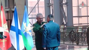Министр обороны РФ вручил медали «Золотая Звезда» участникам СВО