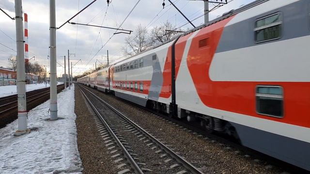 ЭП20-049 с поездом N-26 "Италмас" Москва-Ижевск по Ухтомской смотреть онлайн