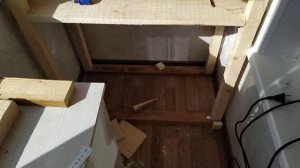 Деревянный стеллаж на балкон своими руками