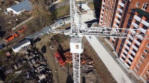 Башенный кран КБ-308. Раритет на стройке. An old Soviet tower crane at a construction site