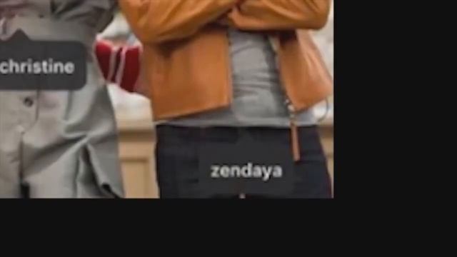 Том Холланд и Зендая прикидываются женатой парочкой, 4 минуты и 11 секунд. (Озвучка) смотреть онлайн