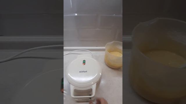 Моя помощница вафельница Kitfort KT-1624 смотреть онлайн