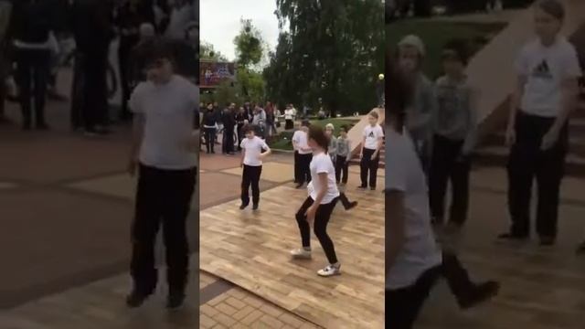 Мой брат мастер брэйка!!!!!!!! смотреть онлайн