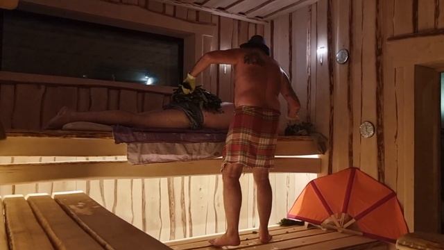 ПАРЕНИЕ В РУССКОЙ БАНЕ / Как правильно париться веником?  Как париться в русской бане? БАНЯ