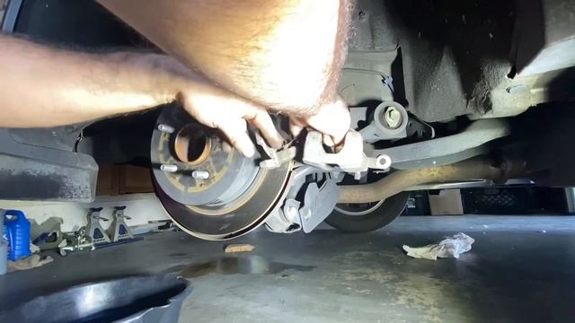 Nissan Pathfinder 2016 Pastillas de frenos traseras ??? смотреть онлайн