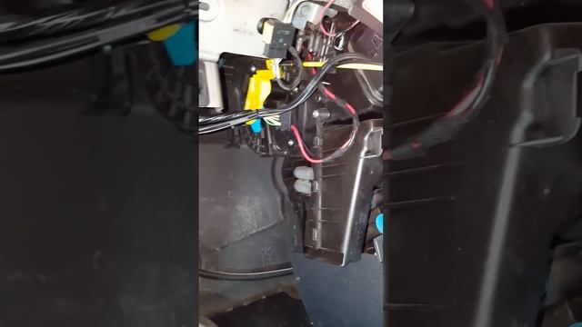 Renault Clio mk3 Heater motor speed problem fixed. How to fix heater motor.