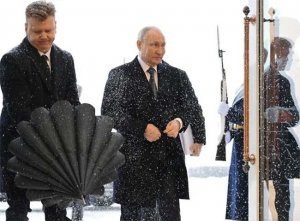 Путин прилетел в Минск на саммит ОДКБ в разгар сильной метели