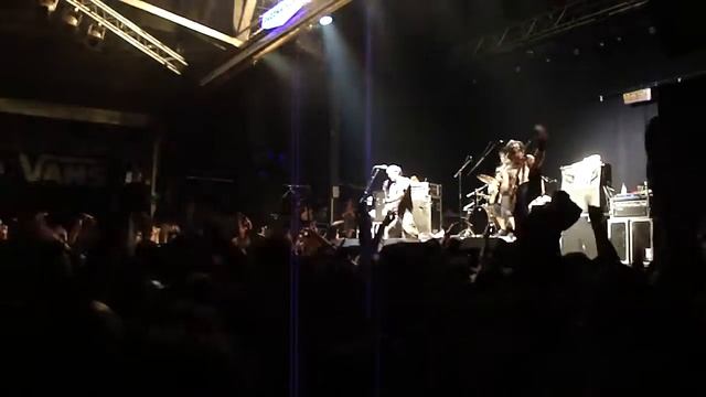 Nofx - Linoleum, live in Barcelona 16/4/2011 смотреть онлайн