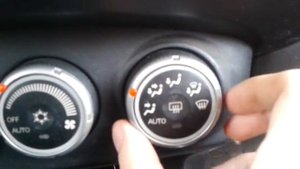 Видео: Настройка направления обдува печки в Mitsubishi Outlander XL: на лобовое стекло и ноги