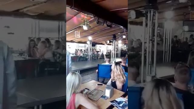 Жизнь полна красоты. Неважно в каком ты живёшь мире, важно какой мир живёт в тебе. смотреть онлайн