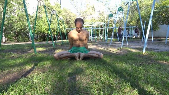 Полный выворот стоп - два усложнения бабочки или продвинутая баддха конасана | Гибкость стоп смотреть онлайн