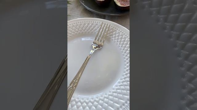 Серебряная столовая вилка «Фаворит» смотреть онлайн