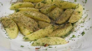 Запеченный картофель в панировочных сухарях