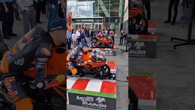 KTM MotoGP riders Miller and Binder on Moto Trainer, the best Motorbike simulator, Simulador motogp