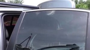 Поляк клеит тонировку?