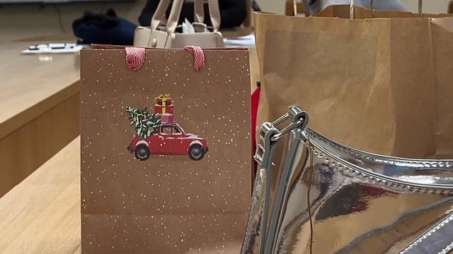 Vlogmas: каток, много подарков, последние учебные дни в университете, сессия смотреть онлайн