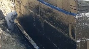 Нанесение третьего (последнего) закрепляющего слоя жидкой резиной Магир