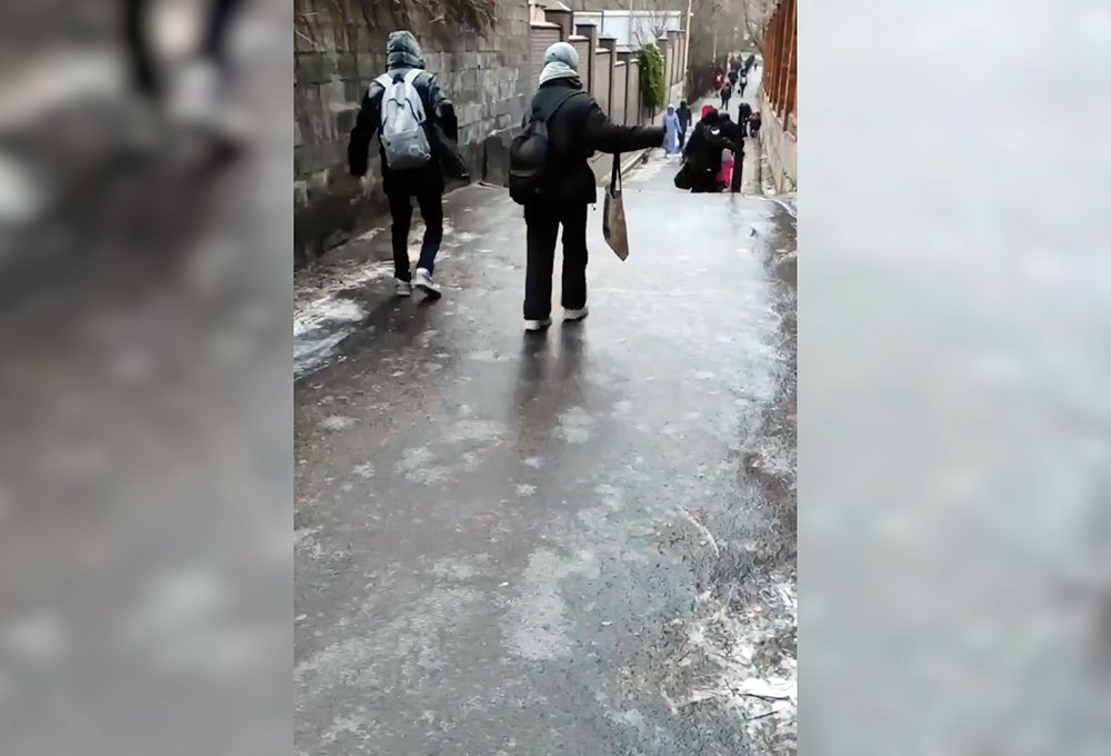 Ростовские школы изменили формат обучения из-за сильнейшего гололеда / События на ТВЦ