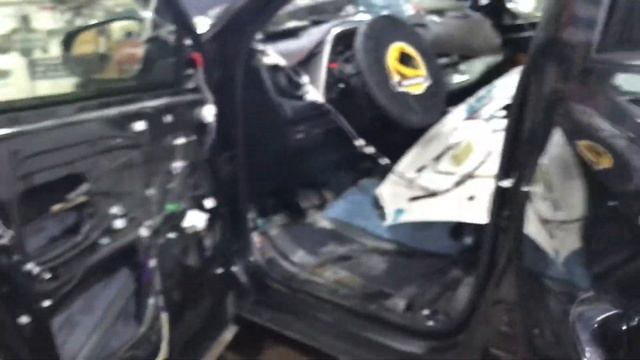 Toyota RAV4 защита от шума. Виброшумоизоляция ультрасовременными материалами Комфортмат