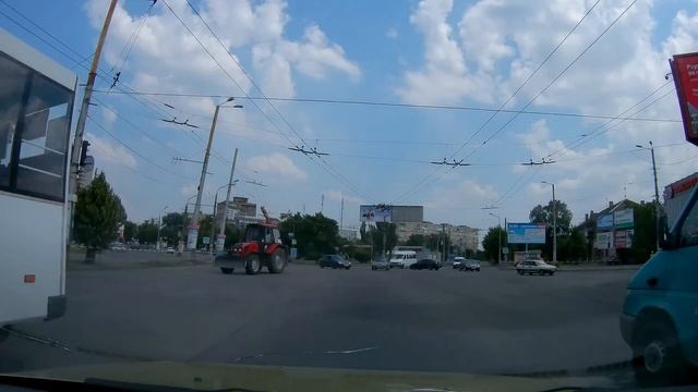 18_07_16 Кривой Рог. Автомобиль Skoda Octavia потерял переднее колесо смотреть онлайн