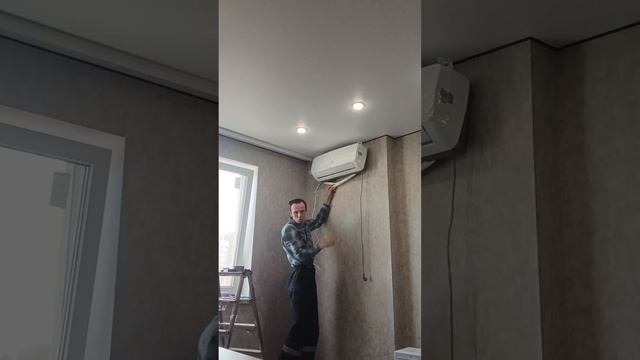 монтаж внутреннего блока сплит системы смотреть онлайн