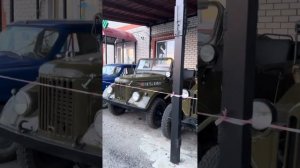 Вот такие коллекции стоят в России .Хозяин этих машин подарил им вторую жизнь.