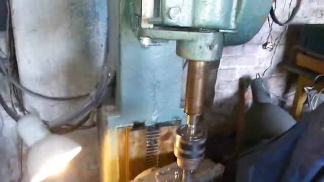 Вертикальный сверлильный станок 2118 смотреть онлайн