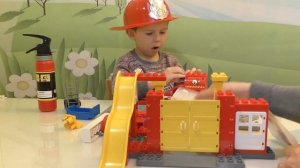 Даник - пожарный. Собираем и играем с пожарной станцией  Лего  Дупло.