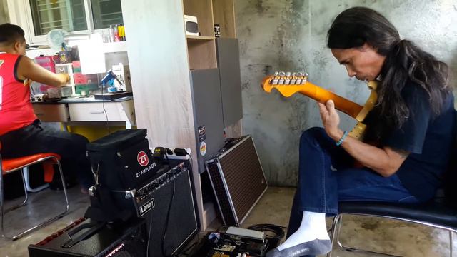 Bill lawrence with Zuperjune singlecoil смотреть онлайн