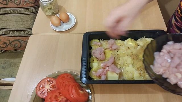 Курица с картошкой и грибами в духовке
