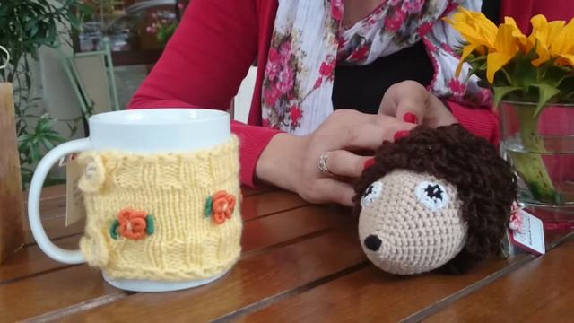 Лесна идея за есенна украса с тиква от плат, плетен таралеж и нещо за масата смотреть онлайн