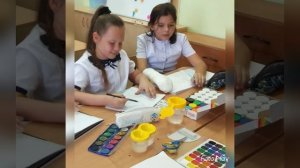 В 4 "А" классе прошел интегрированный урок ИЗО+технология "Деревня. Деревянный мир".