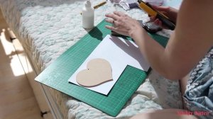 How to decoupage a wooden heart with paper