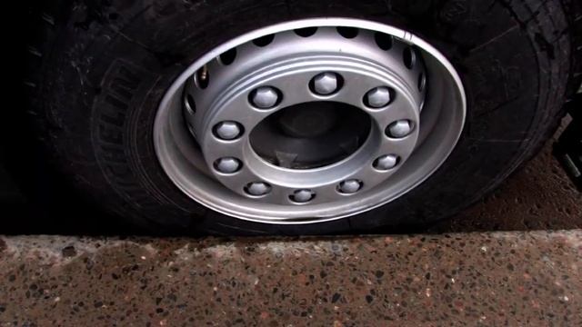 All new Volvo FMX 2011 - Test Track смотреть онлайн