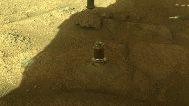 Марсоход NASA Perseverance приступает к сбору проб марсианского грунта: новости космоса