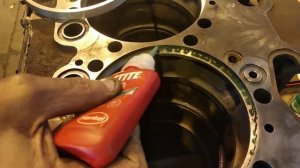 Ремонт блока цилиндров, герметизация системы охлаждения с помощью Loctite 620.