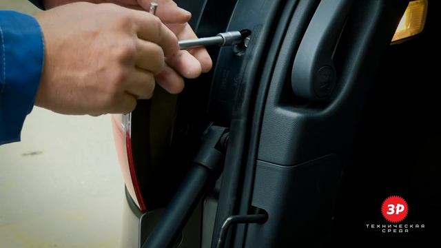 Меняем лампу в заднем фонаре, установленном на штифтах смотреть онлайн