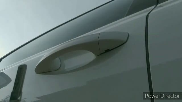 SKODA: Как правильно открыть дверь без брелка...