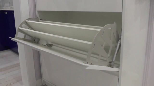 Тумба для обуви в коридор без ручек. МДФ белый глянец. Фурнитура Блюм. Тумбы Киев.