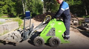 Мини-погрузчик Frontmen. Навесное оборудование. Вилы паллетные