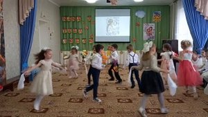 Танец ко дню матери, старшая группа Звездочка