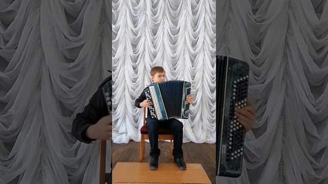 ТИК ТУК играет на баяне смотреть онлайн