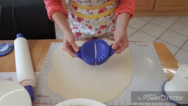 Простой рецепт сочных и хрустящих чебуреков