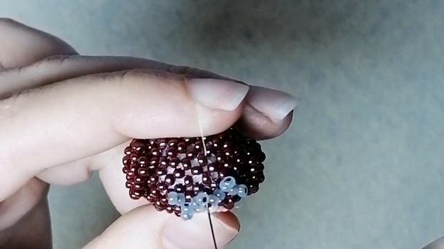 Птенчик совушки. Амигуруми из бисера. Сова амигуруми. Сова из бисера.