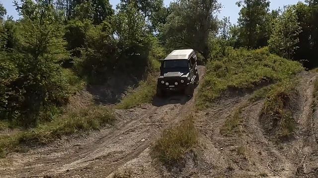 Land Rover Defender OFFROAD with OME BP-51 & BFGoodrich KM3 (testing our new setup) смотреть онлайн